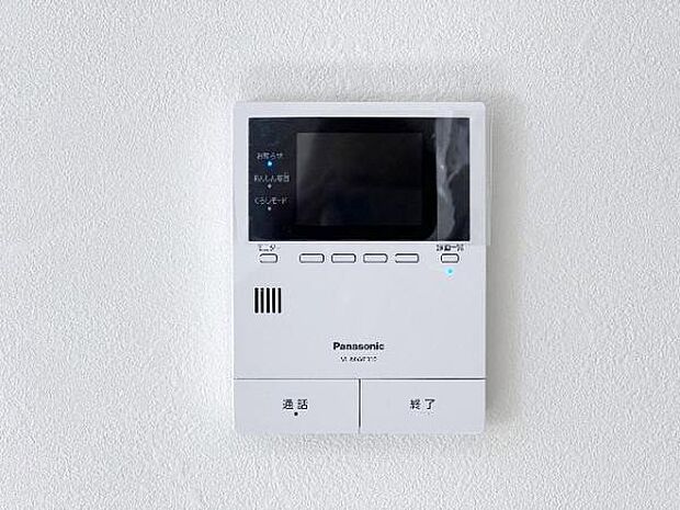 訪問者を確認できるTVモニター付きインターフォンです。