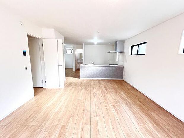 ご家族の温かい時間を演出するダイニングスペースです。