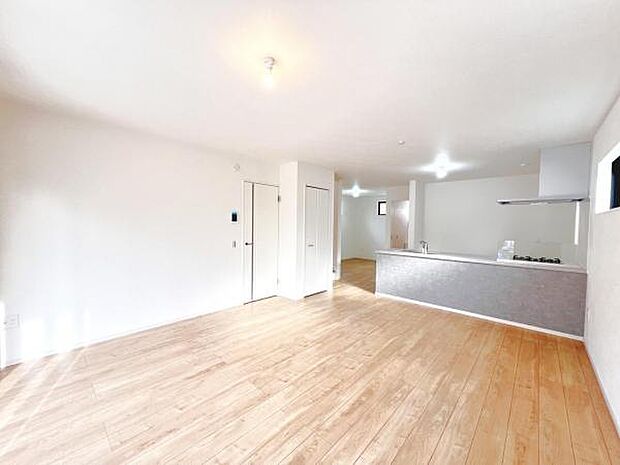 家族団らんの場所としてゆったりと居心地の良いリビングです。