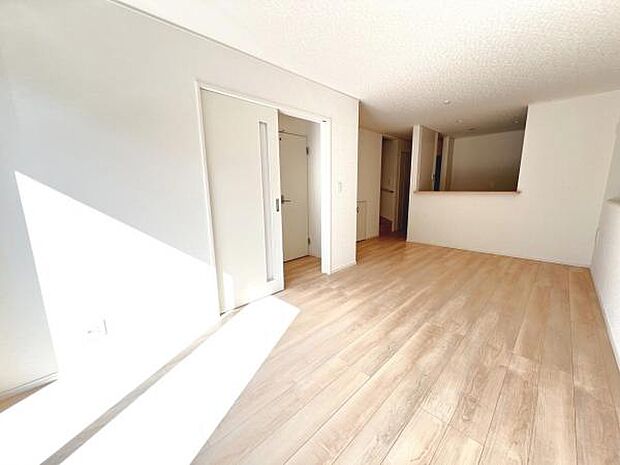 家族団らんの場所としてゆったりと居心地の良いリビングです。