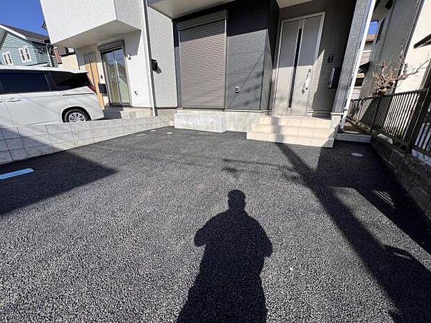 駐車場ももちろん完備しておりますのでお車所有の方にも心強いです。