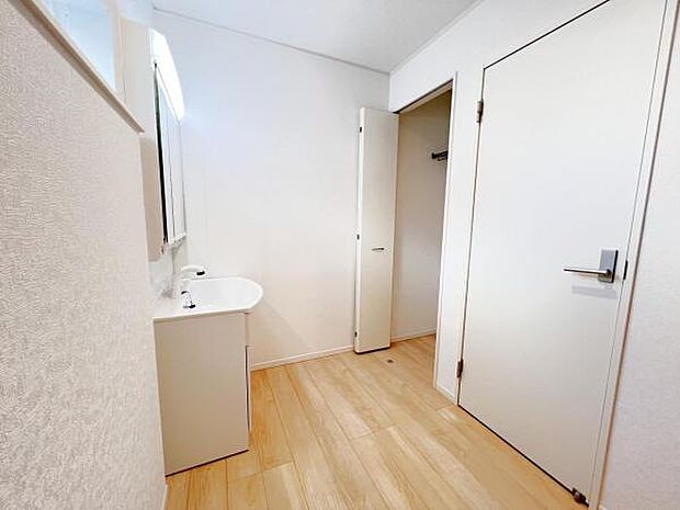 脱衣所は小さなお子様がいるご家庭にも重宝されます。