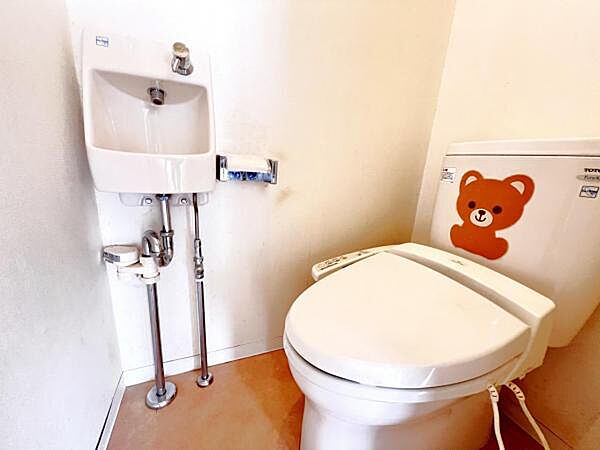 ほっと安らげるトイレ空間です。