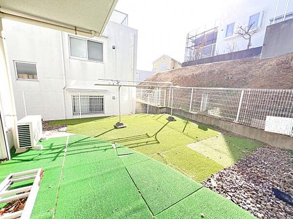 お庭スペースは、ガーデニングやお子様との外遊びなど多彩な用途でお楽しみいただけます。