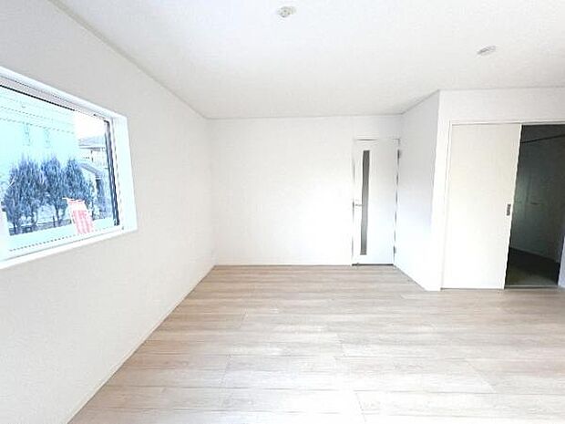 家族団らんの場所としてゆったりと居心地の良いリビングです。