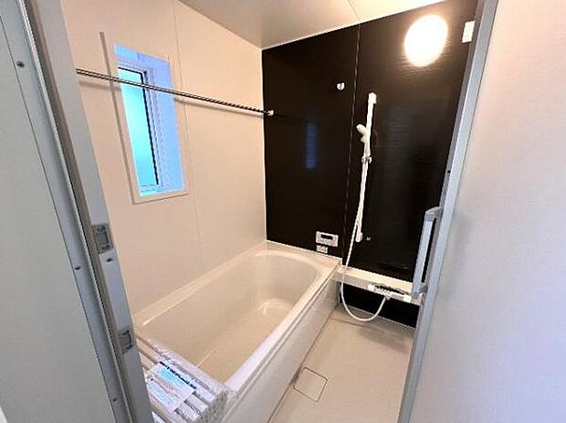 お風呂でほっとひといき。1日の疲れを癒しましょう。