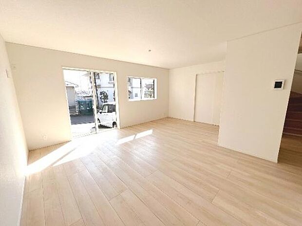 リビングダイニングになります。ご家族そろっての素敵な空間になりそうですね。