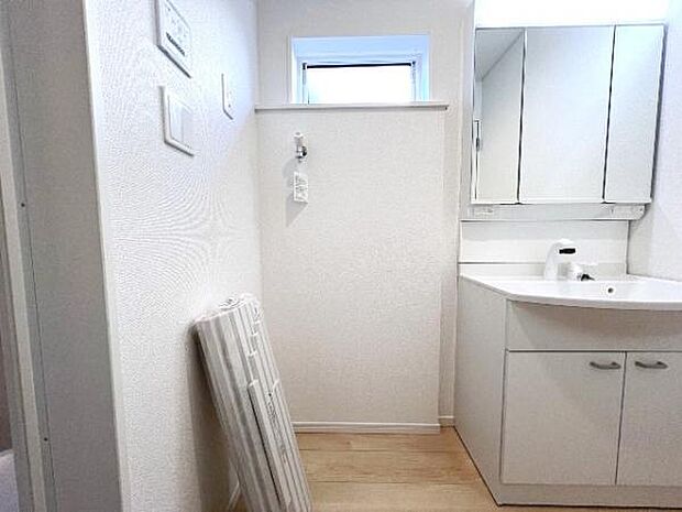 お天気を気にせずお洗濯ができ、室内干し可能です。