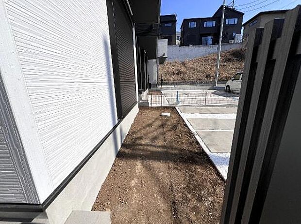 お庭スペースは、ガーデニングやお子様との外遊びなど多彩な用途でお楽しみいただけます。