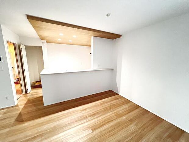 ご家族の温かい時間を演出するダイニングスペースです。