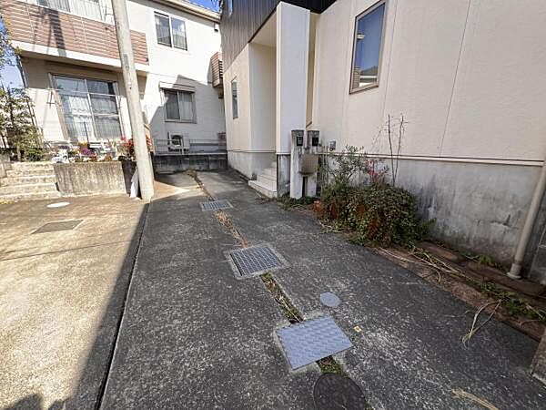 駐車場ももちろん完備しておりますのでお車所有の方にも心強いです。