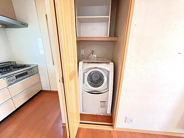 お天気を気にせずお洗濯ができ、室内干し可能です。