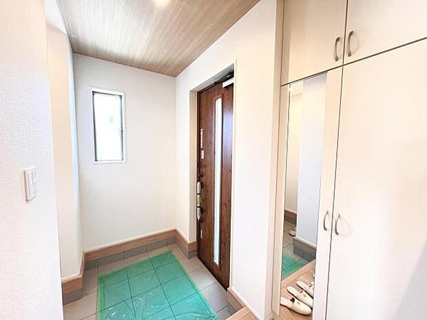 いつも気持ちよくご家族を迎えられる玄関です。