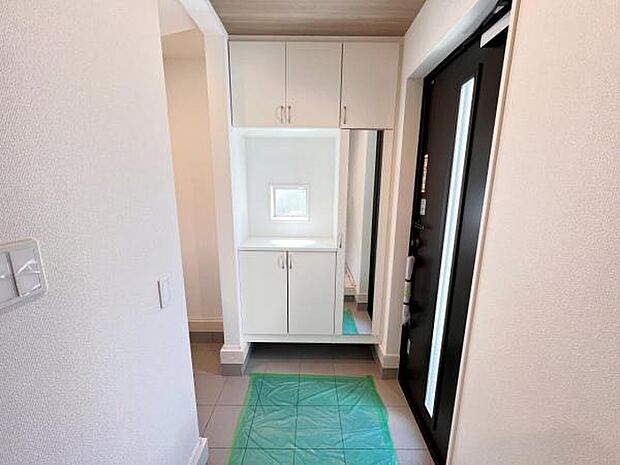 いつも気持ちよくご家族を迎えられる玄関です。