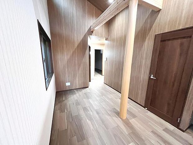 リビングダイニングになります。ご家族そろっての素敵な空間になりそうですね。