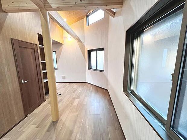 ご家族の温かい時間を演出するダイニングスペースです。