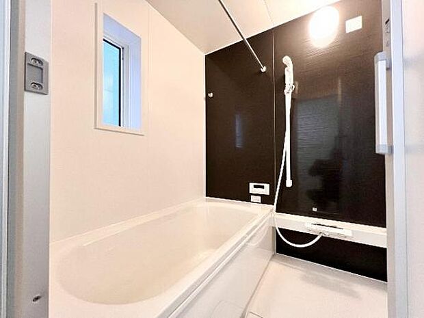 お風呂でほっとひといき。1日の疲れを癒しましょう。