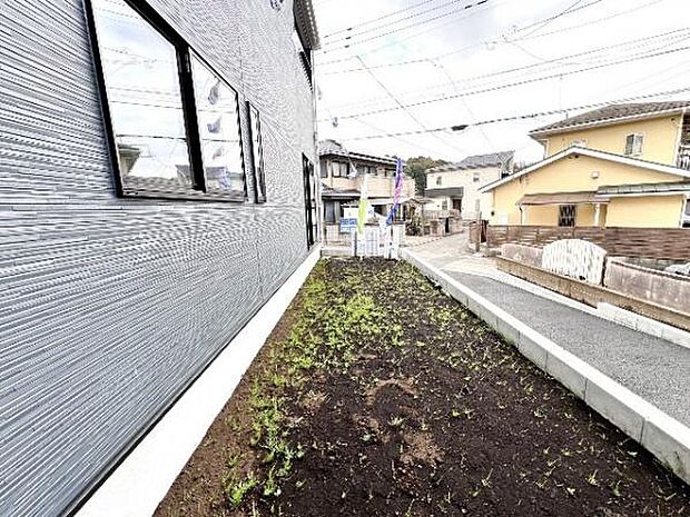 お庭スペースは、ガーデニングやお子様との外遊びなど多彩な用途でお楽しみいただけます。