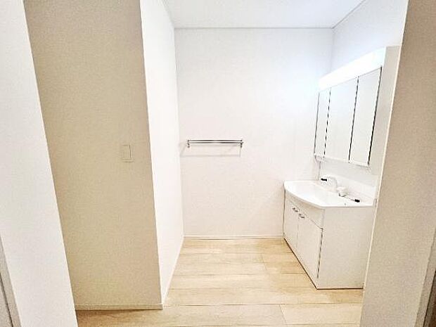 脱衣所は小さなお子様がいるご家庭にも重宝されます。