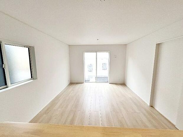 リビングダイニングになります。ご家族そろっての素敵な空間になりそうですね。