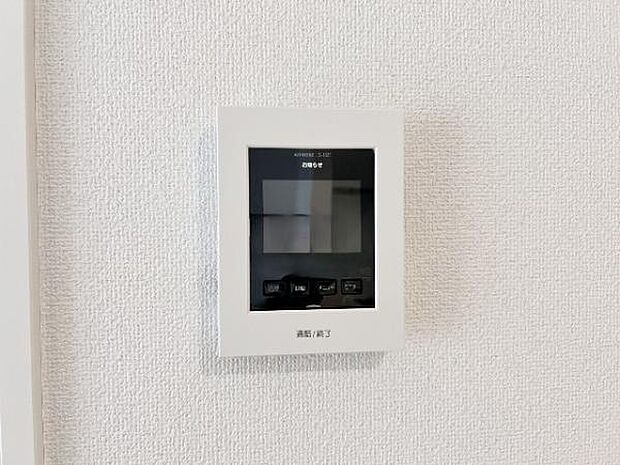 訪問者を確認できるTVモニター付きインターフォンです。