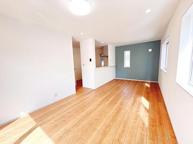 家族団らんの場所としてゆったりと居心地の良いリビングです。