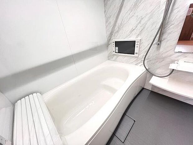 お風呂でほっとひといき。1日の疲れを癒しましょう。