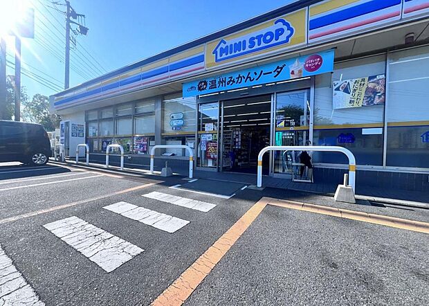 ミニストップ 厚木妻田北4丁目店まで約640m(徒歩8分)