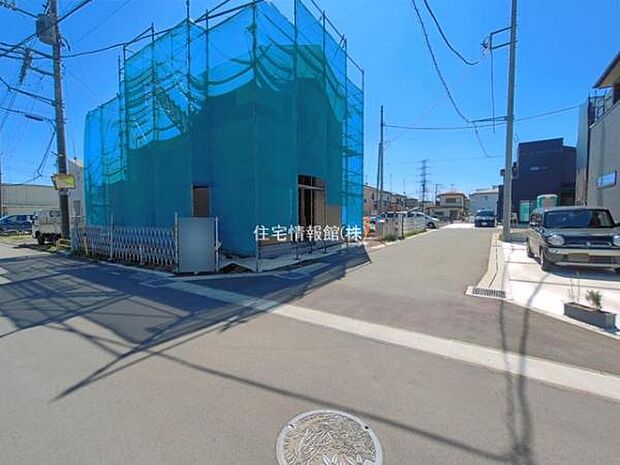 前面道路を含めた現地写真です。