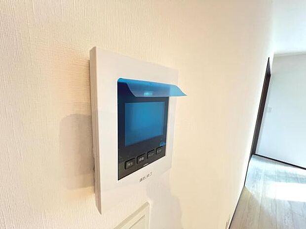 訪問者を確認できるTVモニター付きインターフォンです。