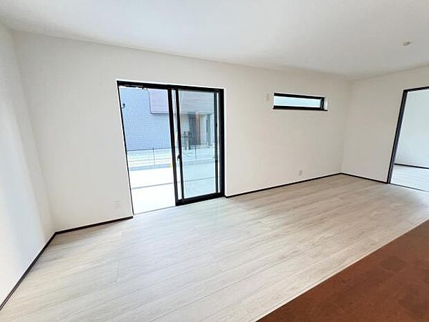 リビングダイニングになります。ご家族そろっての素敵な空間になりそうですね。