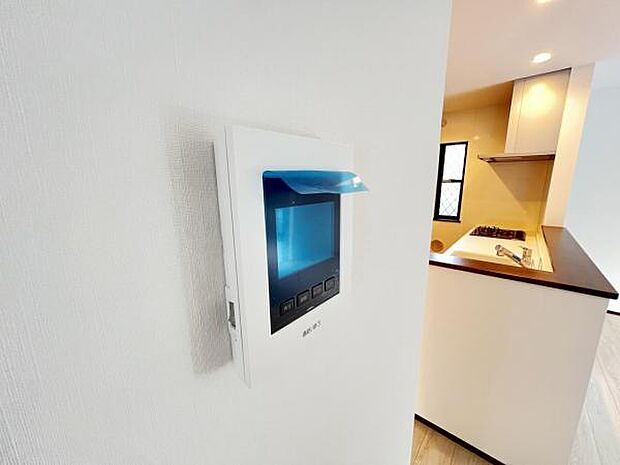訪問者を確認できるTVモニター付きインターフォンです。