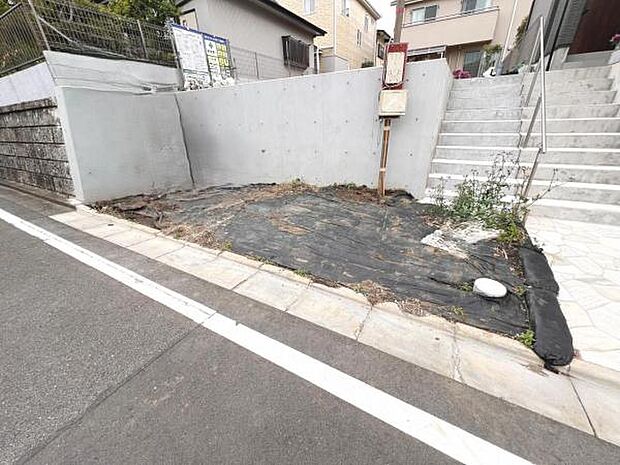 駐車場ももちろん完備しておりますのでお車所有の方にも心強いです。