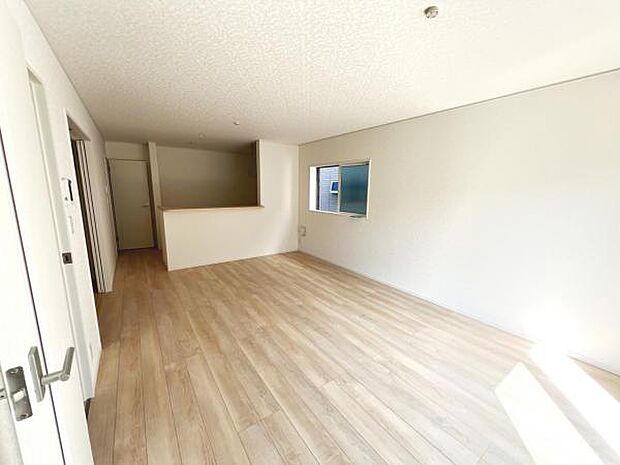 家族団らんの場所としてゆったりと居心地の良いリビングです。