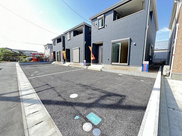 駐車場ももちろん完備しておりますのでお車所有の方にも心強いです。