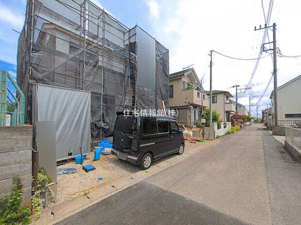 前面道路を含めた現地写真です。