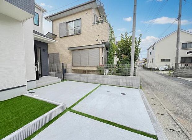 駐車場ももちろん完備しておりますのでお車所有の方にも心強いです。