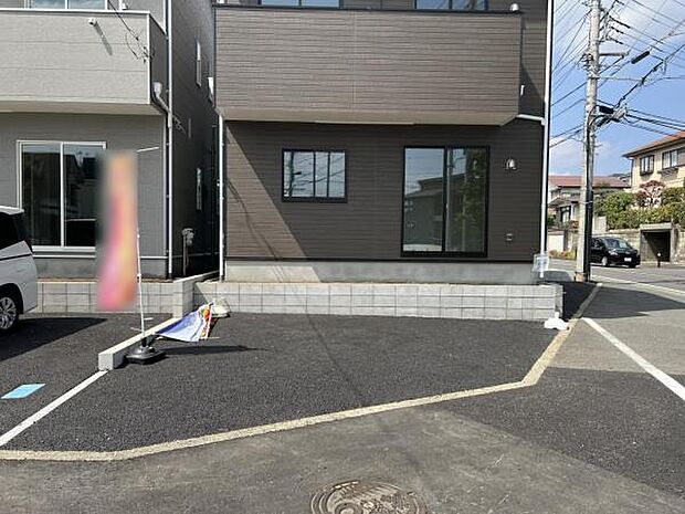 駐車場ももちろん完備しておりますのでお車所有の方にも心強いです。