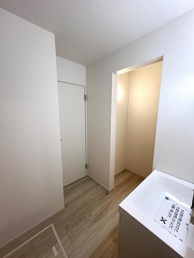 脱衣所は小さなお子様がいるご家庭にも重宝されます。