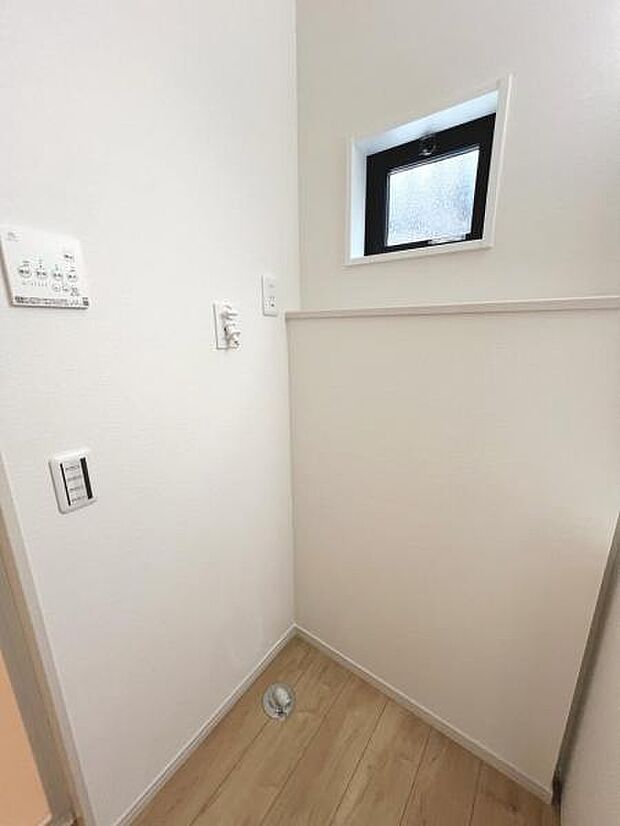 お天気を気にせずお洗濯ができ、室内干し可能です。