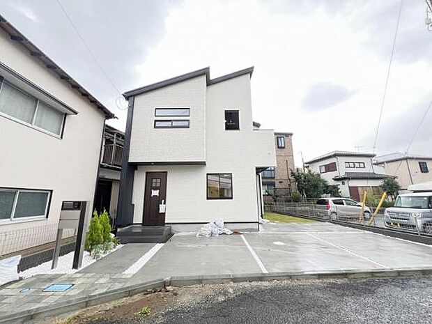 駐車場ももちろん完備しておりますのでお車所有の方にも心強いです。