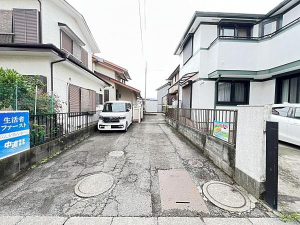 駐車場ももちろん完備しておりますのでお車所有の方にも心強いです。