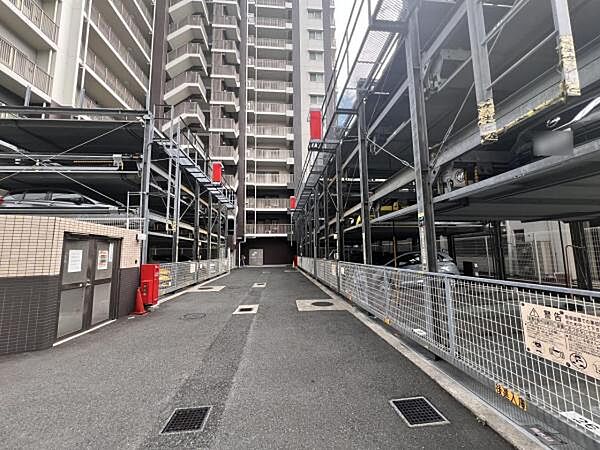 駐車場ももちろん完備しておりますのでお車所有の方にも心強いです。