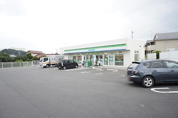 ファミリーマート サンズ厚木温水店まで約1180m（徒歩15分）