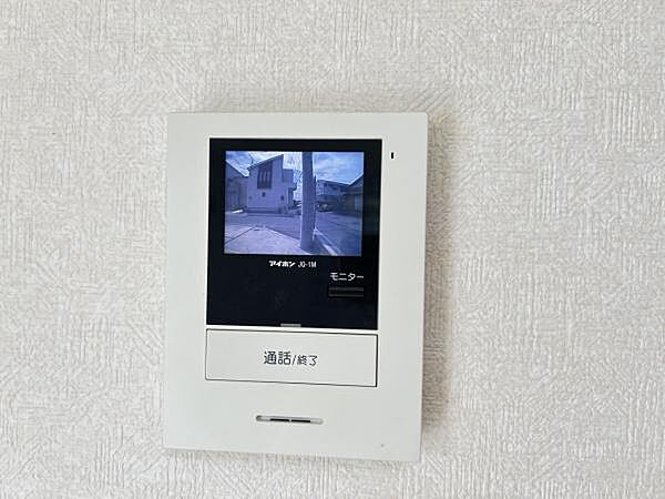 訪問者を確認できるTVモニター付きインターフォンです。