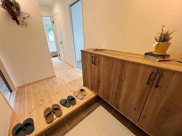 いつも気持ちよくご家族を迎えられる玄関です。