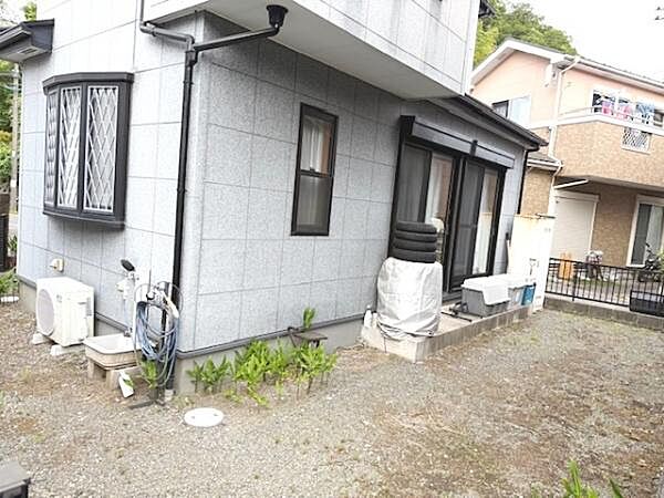 お庭スペースは、ガーデニングやお子様との外遊びなど多彩な用途でお楽しみいただけます。