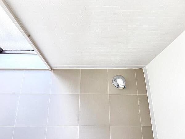 お天気を気にせずお洗濯ができ、室内干し可能です。