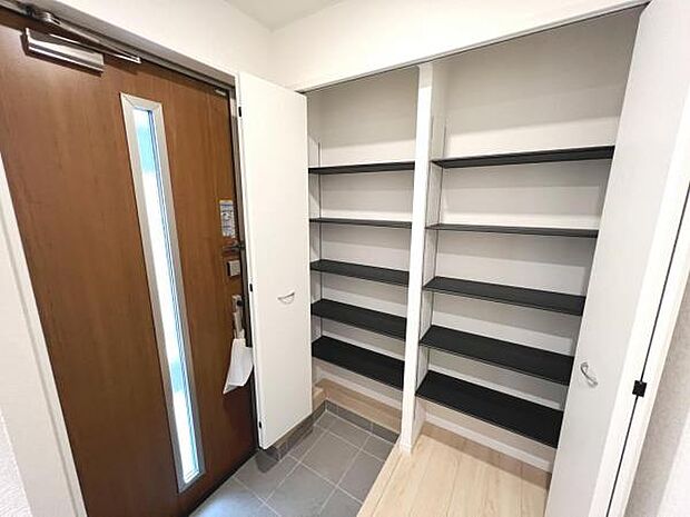 いつも気持ちよくご家族を迎えられる玄関です。