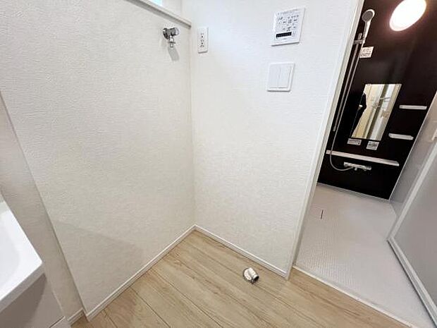 お天気を気にせずお洗濯ができ、室内干し可能です。